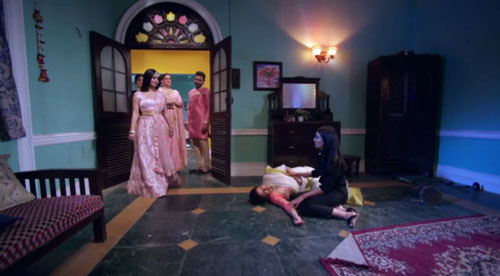 Tamsi gang appears Bela home Naagin S3E99 InsTube