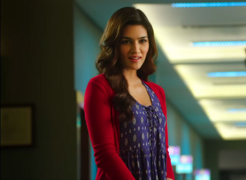 Kajol as Meera in Dilwale 2015